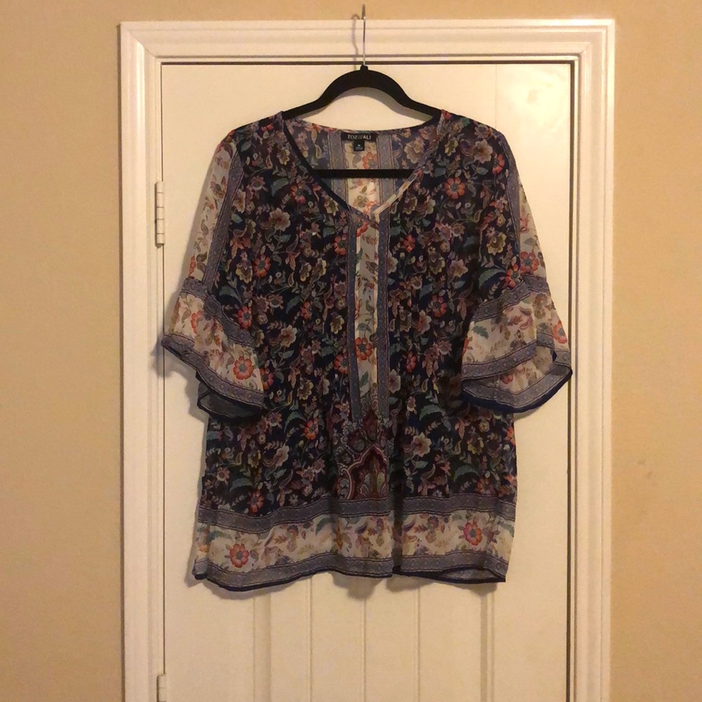 ROZ & ALI Floral Top 💕